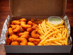 BAITA CAMARÃO + FRITAS TEMPERADA (800G)