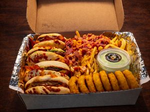 Baita Caixote Casal Viciados em Bacon