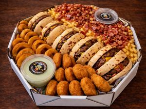 Baita Caixote Premium + Refri 1 litro e  Potão de Maionese Caseira e GRÁTIS