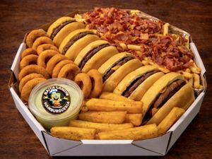 Baita Caixote Tradicional +  Refri 1 litro e Potão de Maionese Caseira GRÁTIS