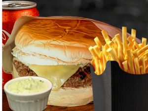 Combo de X-Burguer + batata frita + Maionese caseira e refri 350ml GRÁTIS