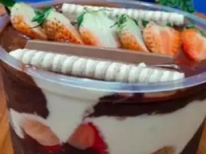 Duplo morango e kitkat 1 litro