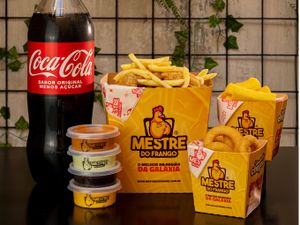 Combo Super Família - Frango 1,5kg, Fritas 400g, Anéis de Cebola, Bebida e...