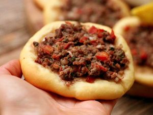 Esfiha Carne Bolonhesa