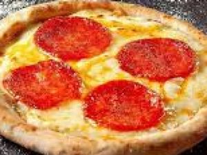 Esfiha Muçarela com Pepperoni