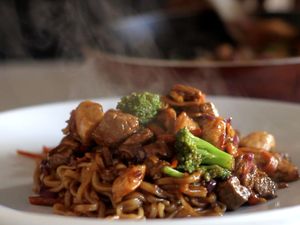 Yakisoba de Carne