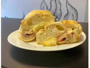 COMBO - Misto da casa + Café com leite