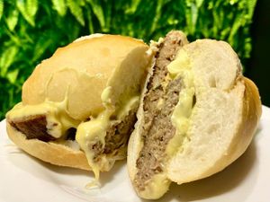 Pão com Bolinho da Casa