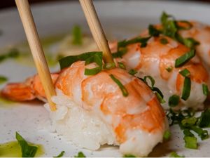 Niguiri De Camarão (2 Peças)