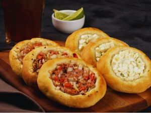 Combo 1: 10 Unidades >  5 Esfihas de Carne e 5 esfihas de Muçarela