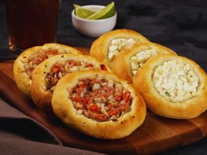 Combo 2: 10 Unidades > 5 Esfihas de frango e 5 Esfihas de Muçarela