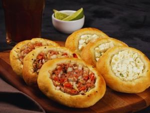 Combo 4: 20 Unidades  > 5 de carne, 5 de frango, 5 de muçarela e 5 de calabresa