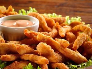 ISCAS DE FRANGO EMPANADA 400G