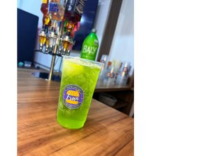 copo de kit de 700  com gelo de sabor