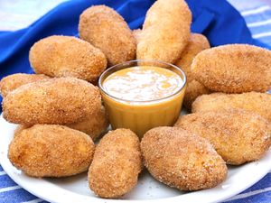 6 unidades de Bolinho de Estudante + doce de leite