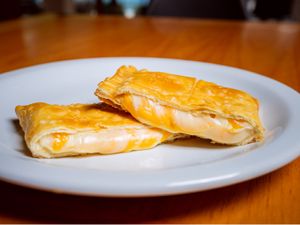 Pastel Queijo