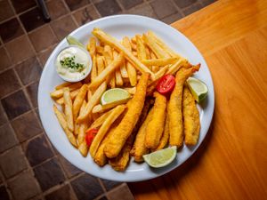 Violinha Empanada Com Fritas
