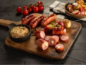 Espetinho de linguiça cuiabana