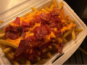 Fritas com Cheddar e Bacon