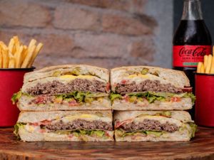 Combo xis para 2 pessoas 2 ADD FRITAS  + REFRI