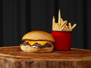 Kids ACOMPANHA 1 ADICIONAL DE FRITAS