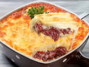 ( NOVIDADE )  ESCONDIDINHO DE CARNE SECA COM PURÊ DE MANDIOCA E QUEIJO GRATINADO