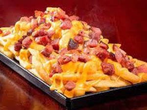 Batata Frita com Cheddar e Bacon
