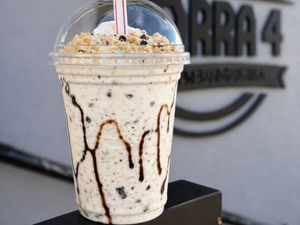 Milk-shake Chocolate branco com Cookies