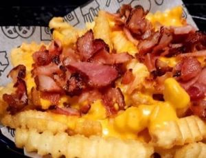 Batata Crinkle Cheddar e Bacon (G)