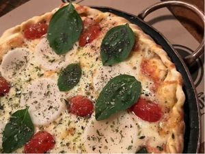 PIZZA MÉDIA + Fruki 600ml