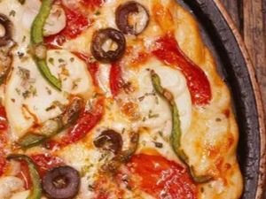 PIZZA GRANDE + BORDA DE CATUPIRY +  FRUKI 1,5L