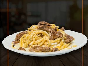 Massa 4 queijos com iscas