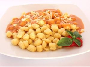 Massa nhoque ao molho misto