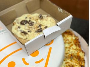 Pizza Pequena + Brotinho Doce