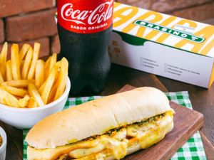 Combo: Choripán + Fritas & Coca-Cola Grátis