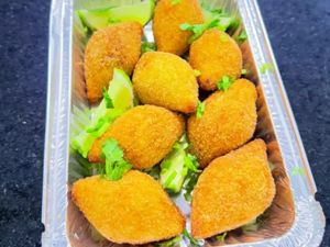 Bolinho de Mandioca com Recheio de Carne Seca