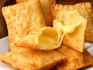 Porção de Pastel de Queijo 10 Un