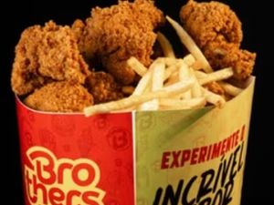 Brothers Coxinha na Caixa G (Com Osso) 1kg + Porção + 03 Molhos