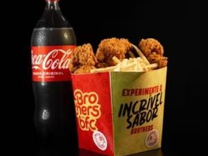 Brothers Coxinha na Caixa G (Com Osso) + Porção (300g) + 3 Molhos + Refri Grátis
