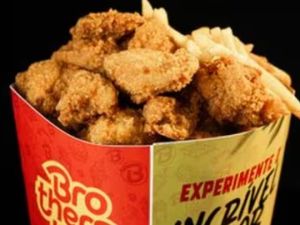 Brothers Sobrecoxa na Caixa G (Sem Osso) + Porção + 03 Molhos da Casa