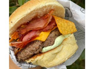 2 Arnold + 2 coca lata + fritas