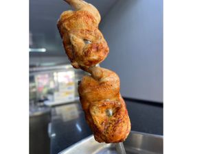 KIT FRANGO INTEIRO COM POLENTA E MAIONESE