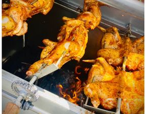 FRANGO NA BRASA COM BATATA