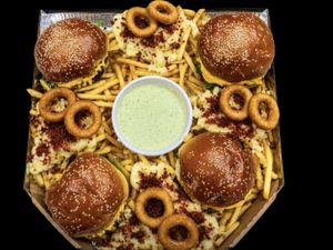 BURGUER FAMILIA PLUS + GRÁTIS  GUARANÁ 2L