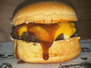 CHEDDAR triplo com barbecue