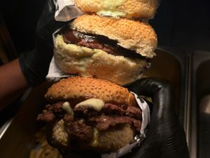 Promoção do Mês: 3 Hambúrgueres + Batata