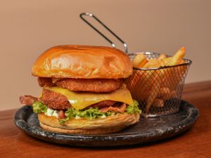 Chicken Crispy Duplo + Batata Frita