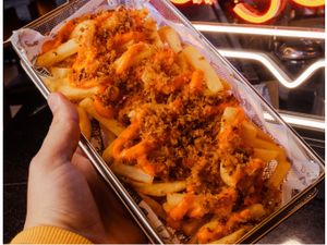 PORÇÃO DE BATATA FRITA CHEDDAR E BACON 400g