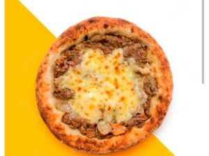 Esfiha de carne com queijo