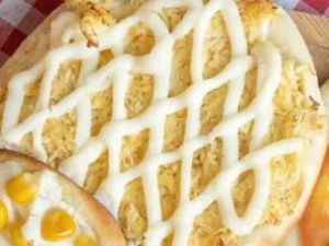 ESFIHA DE FRANGO COM CATUPIRY